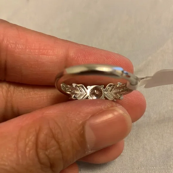 🌸 3/$15 Zircon silver plated ring - Picture 7 of 15